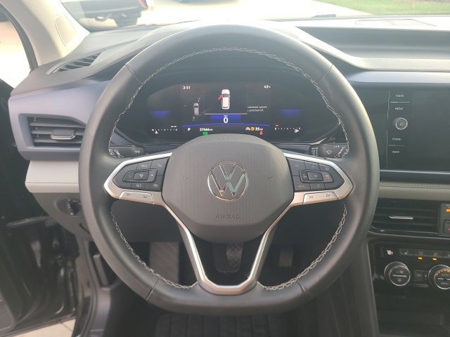 Used 2024 Volkswagen Taos SE w/ Panoramic Sunroof Package image 19