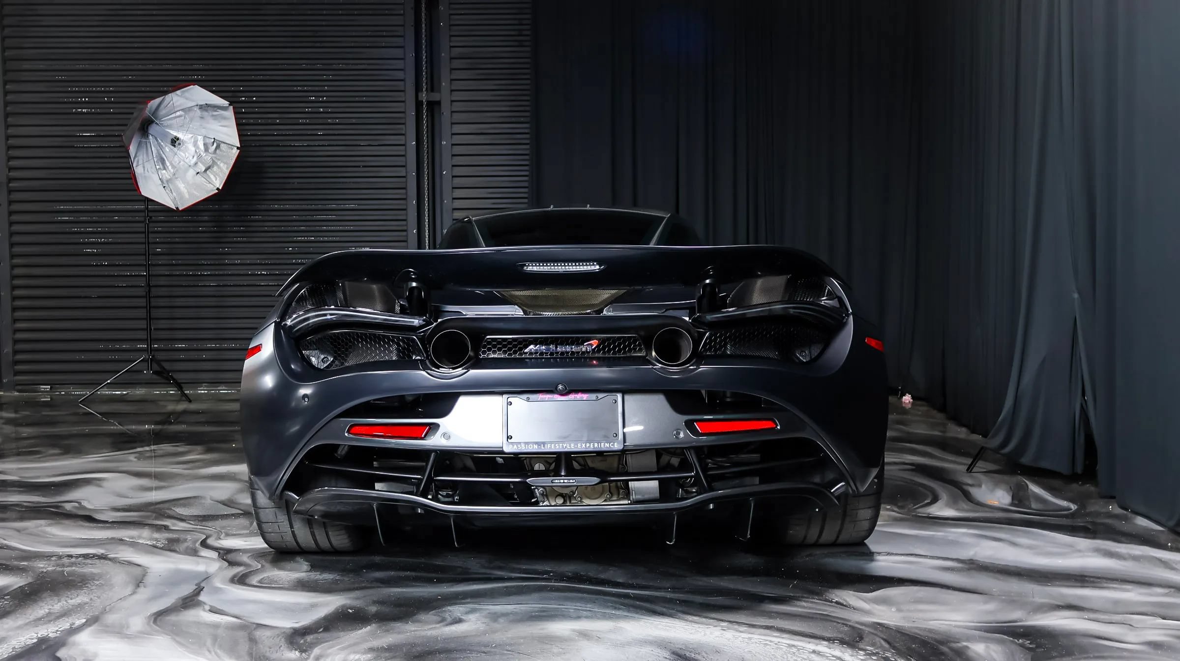Used 2018 McLaren 720S RWD image 18