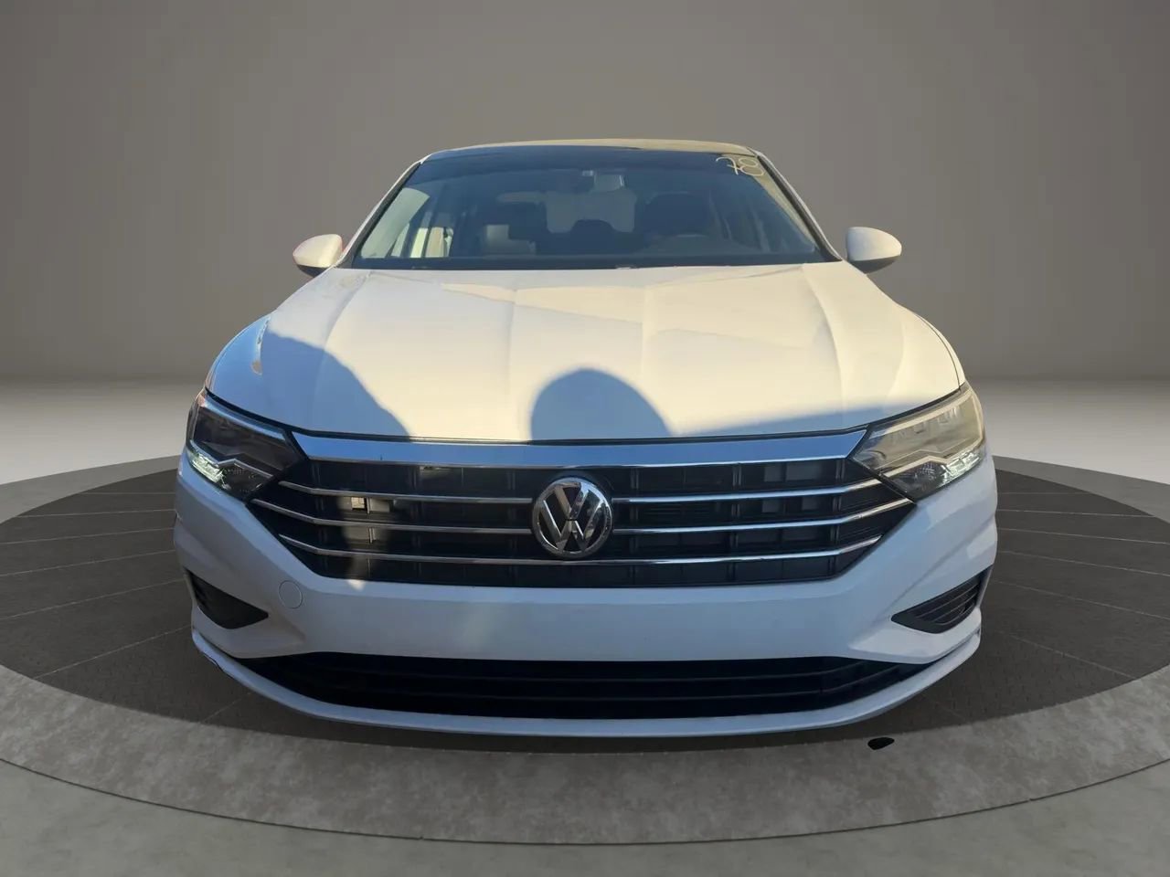 Used 2021 Volkswagen Jetta SE image 2