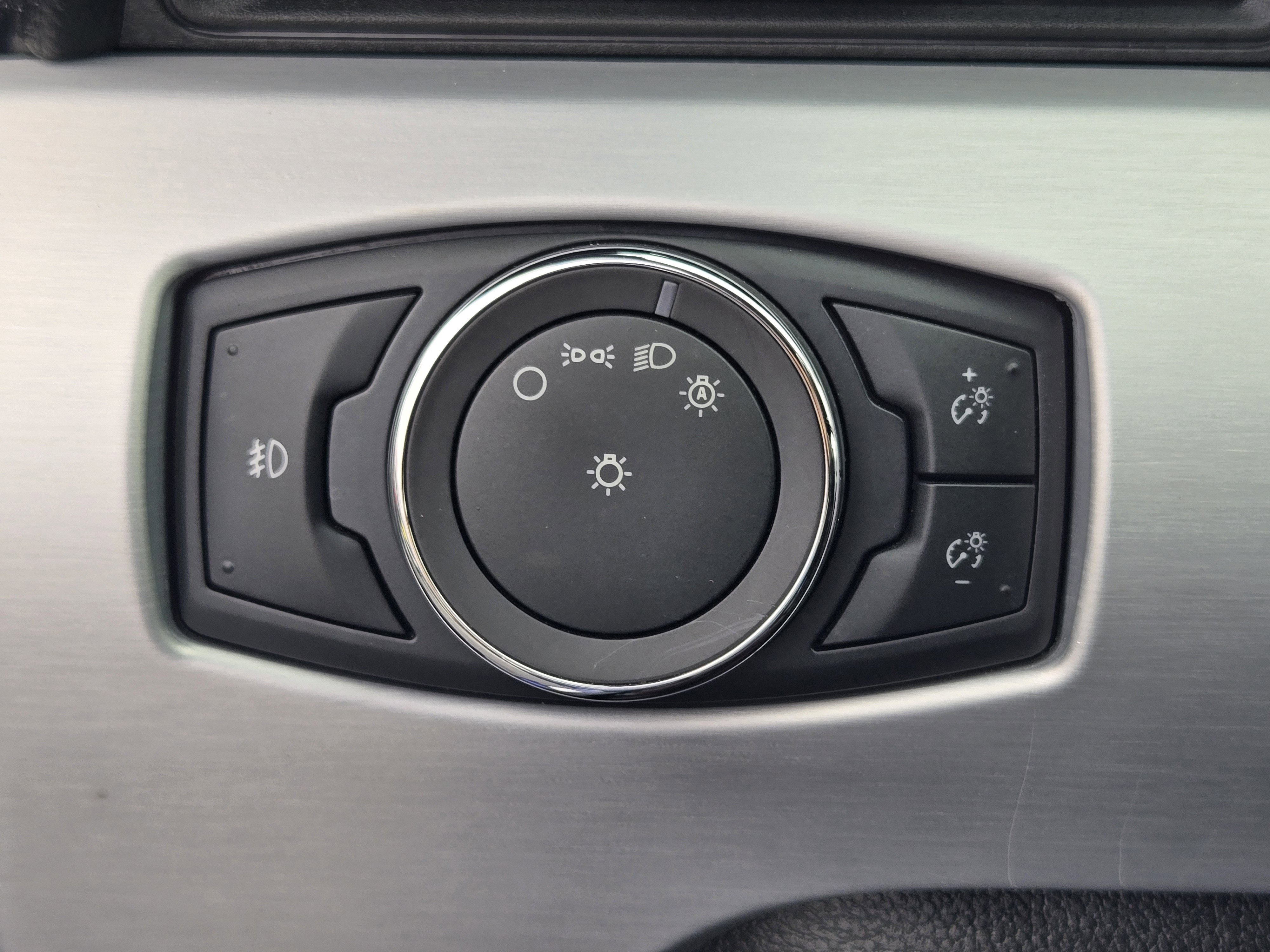 Used 2016 Ford Mustang Premium image 19