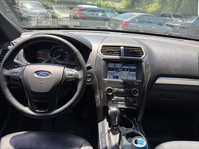 Used 2018 Ford Explorer XLT w/ Equipment Group 202A AWD/4WD image 12