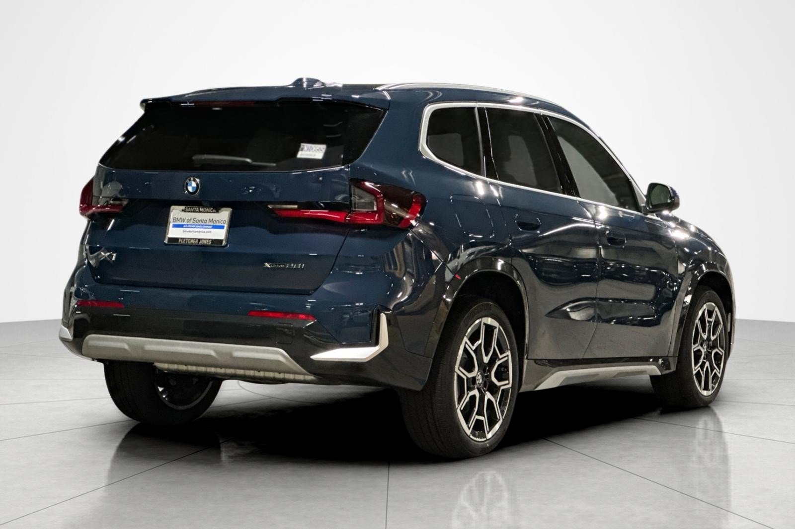 New 2027 BMW X1 xDrive28i w/ Technology Package AWD/4WD image 5