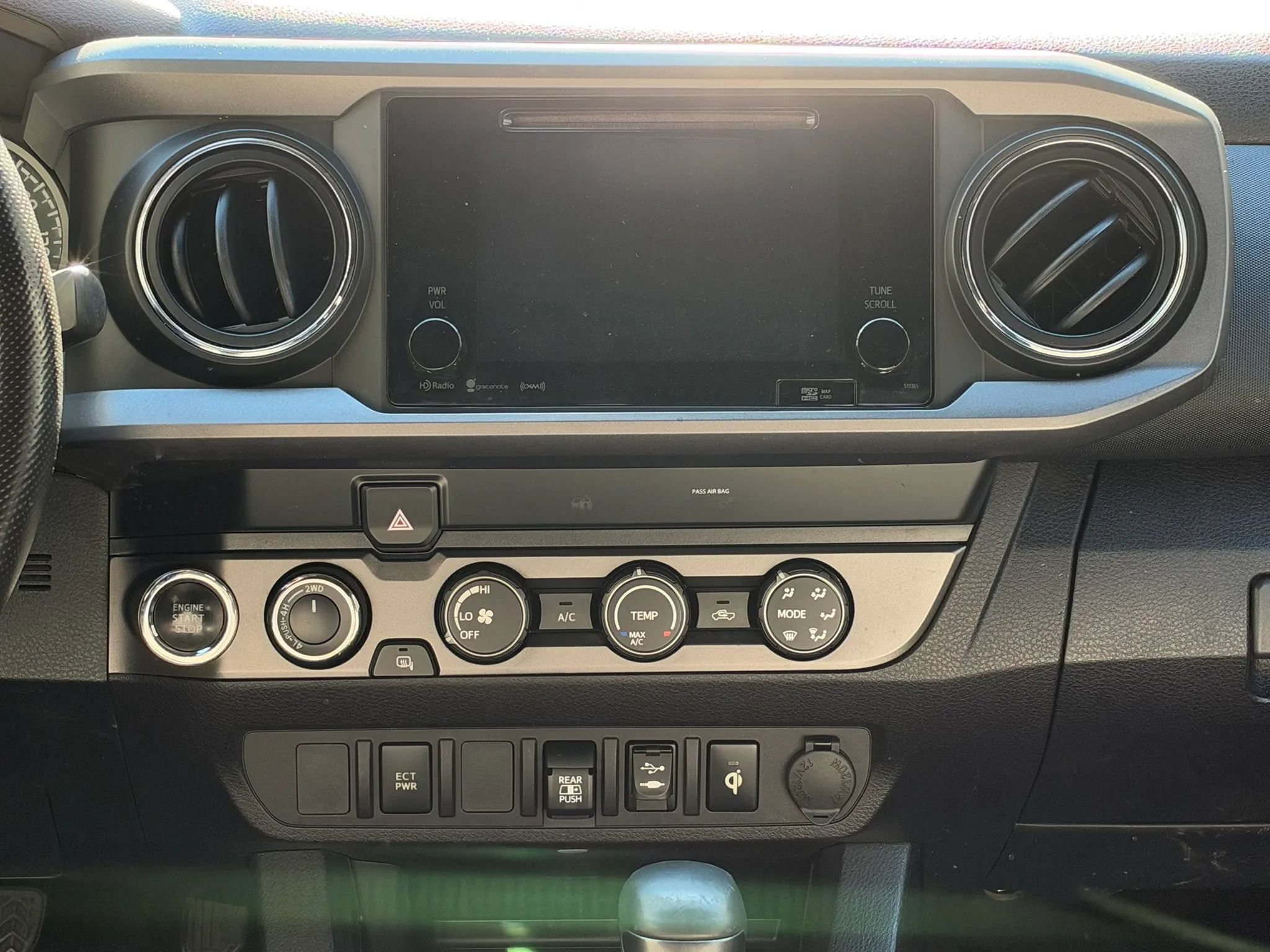 Used 2019 Toyota Tacoma TRD Off-Road AWD/4WD image 15