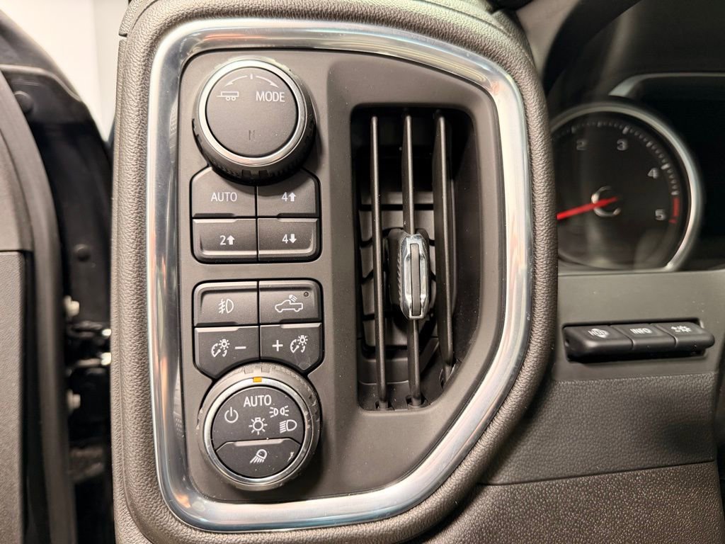 Used 2022 Chevrolet Silverado 2500 High Country w/ Z71 Off-Road Package AWD/4WD image 35