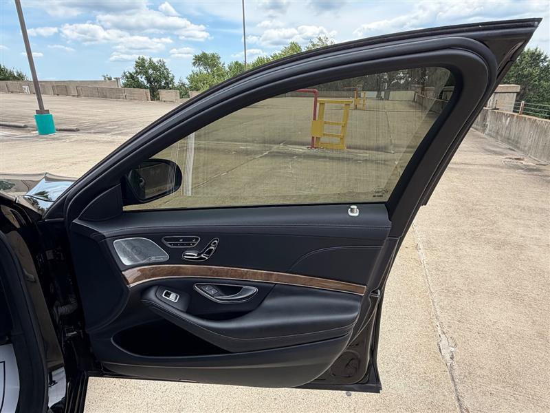 Used 2015 Mercedes-Benz S 550 4MATIC Sedan image 36