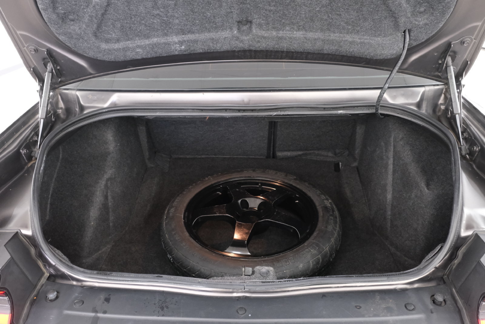 Used 2021 Dodge Challenger SXT RWD image 32