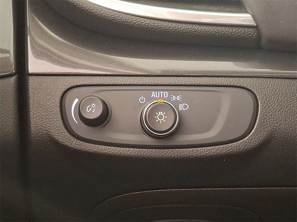 Used 2022 Buick Encore Preferred w/ Safety Package image 23