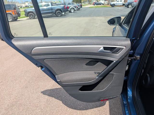 Used 2016 Volkswagen Golf S FWD image 14