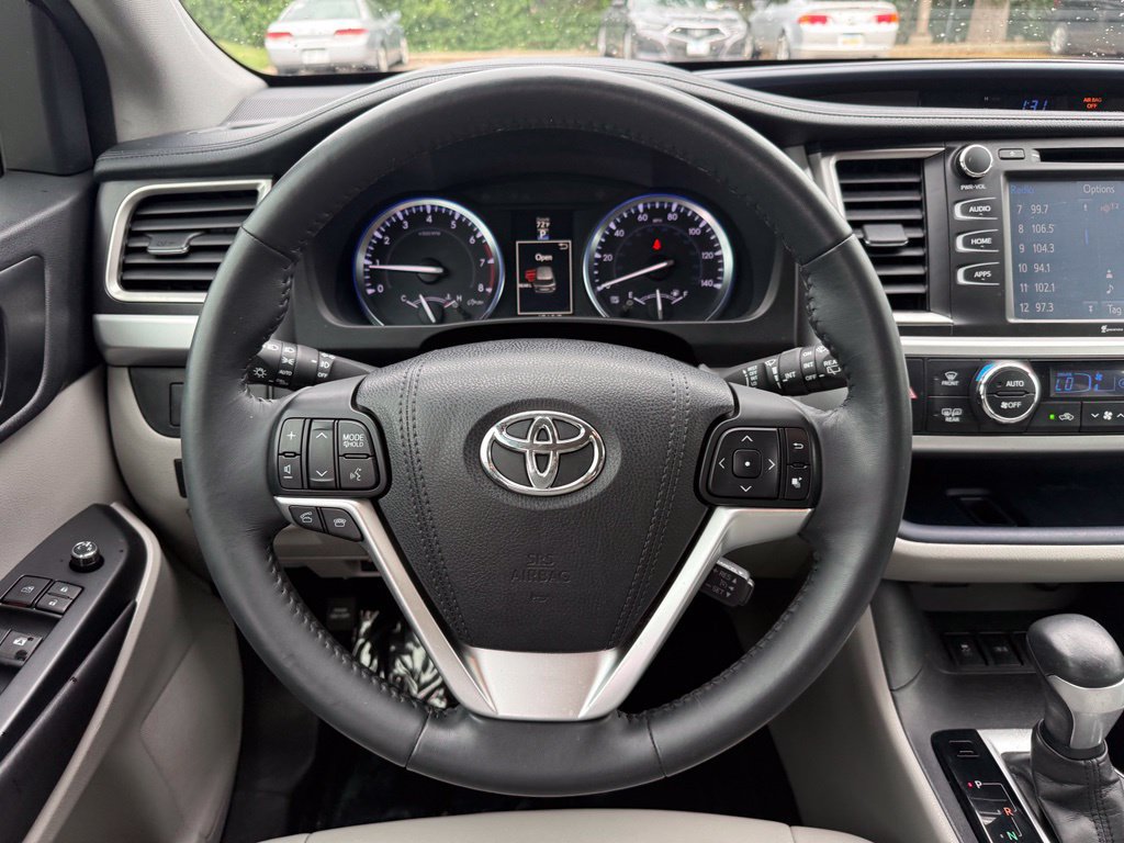 Used 2016 Toyota Highlander XLE AWD/4WD image 16