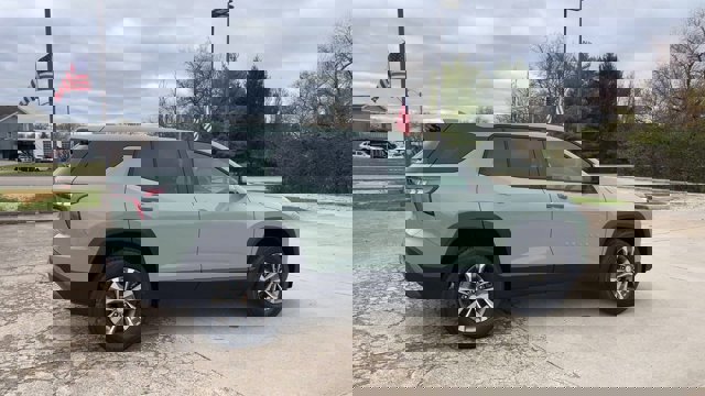 New 2026 Chevrolet Equinox LT w/ Safety and Technology Package image 9