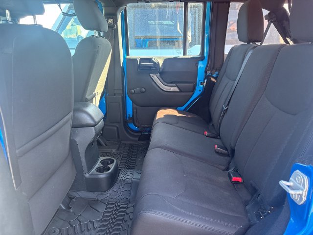 Used 2016 Jeep Wrangler Unlimited Sport w/ Connectivity Group AWD/4WD image 12