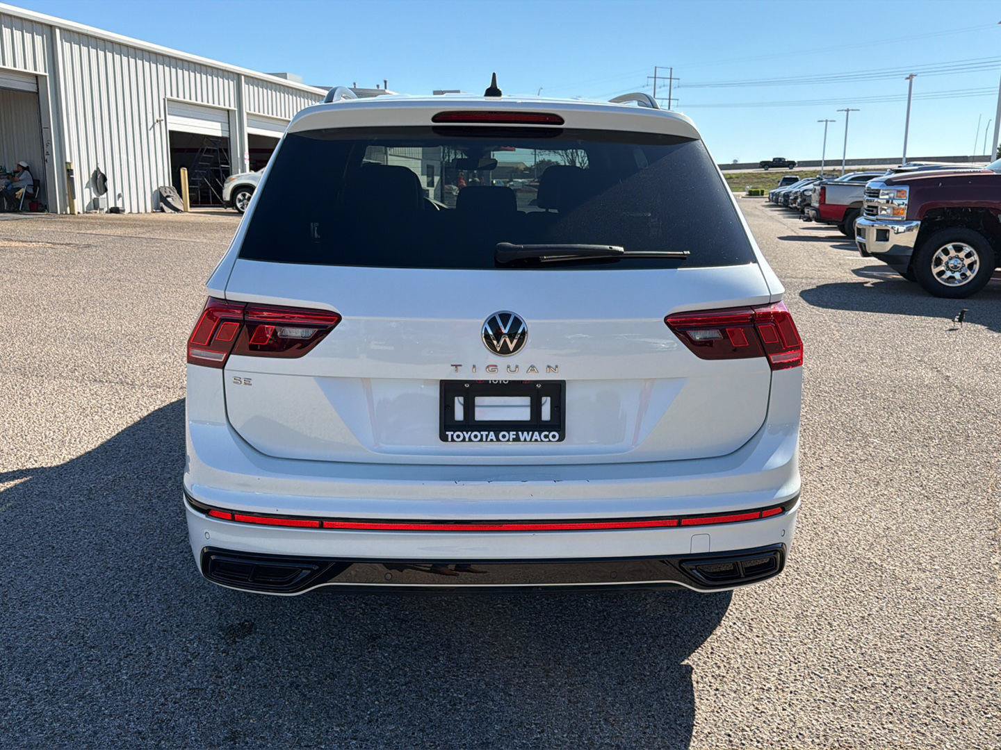 Used 2024 Volkswagen Tiguan SE R-Line FWD image 6