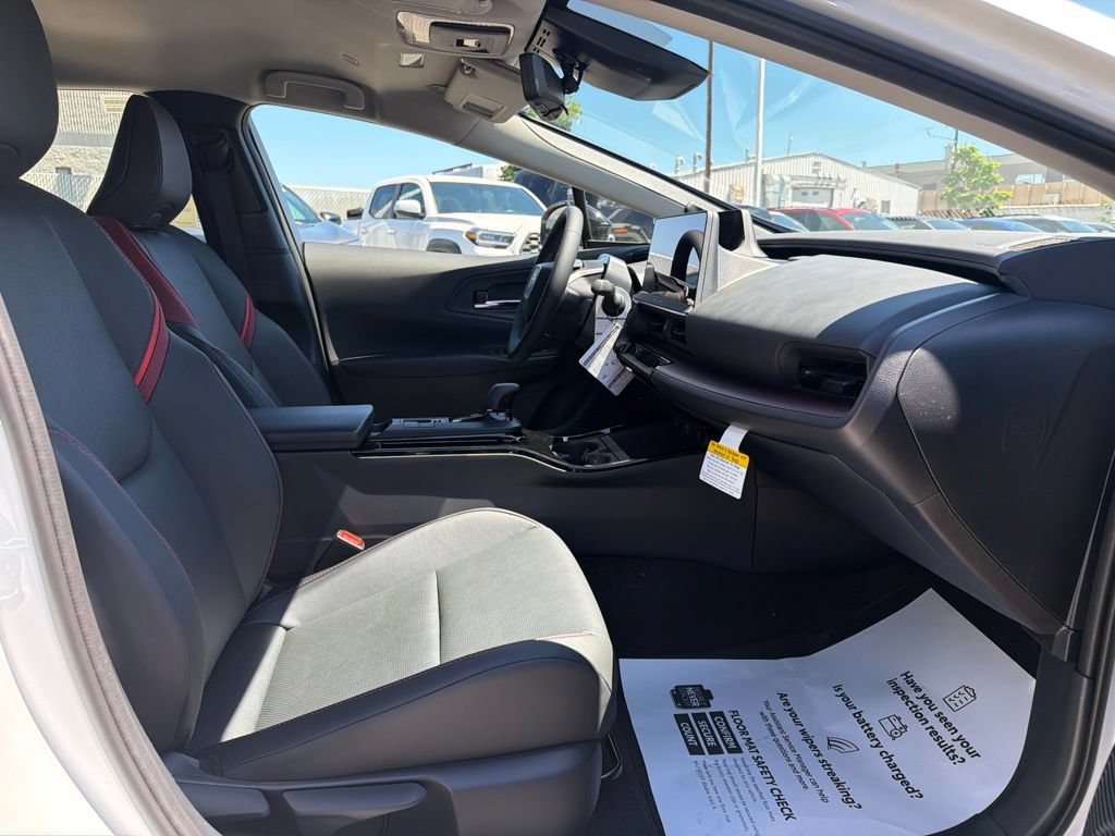 New 2026 Toyota Prius Plug-In Hybrid FWD image 12
