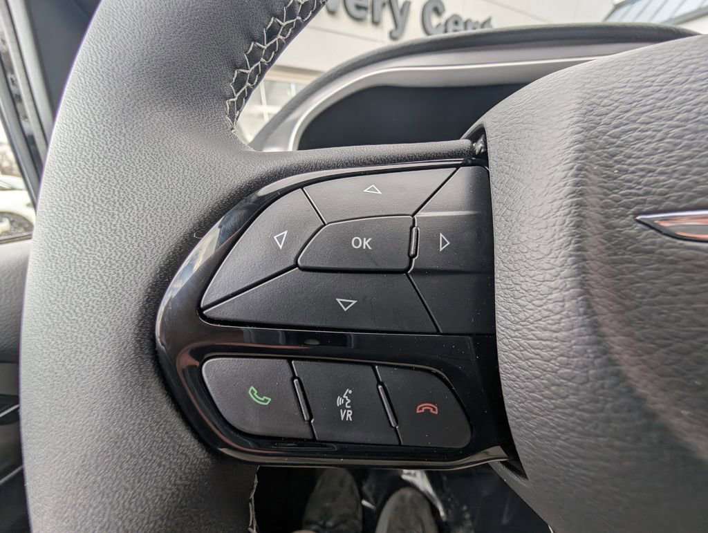 New 2026 Chrysler Pacifica Select image 20