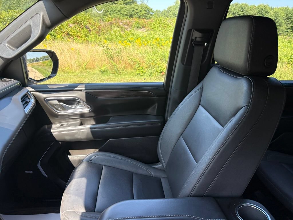 Used 2023 Chevrolet Tahoe LT w/ Luxury Package AWD/4WD image 17