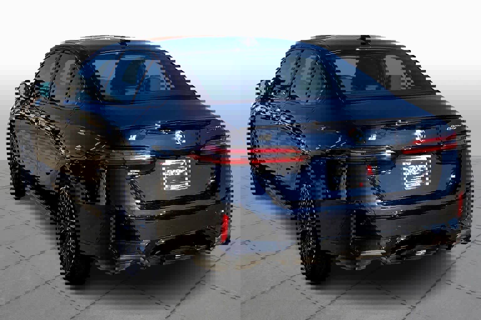 New 2026 BMW i5 eDrive40 w/ M Sport Package image 11