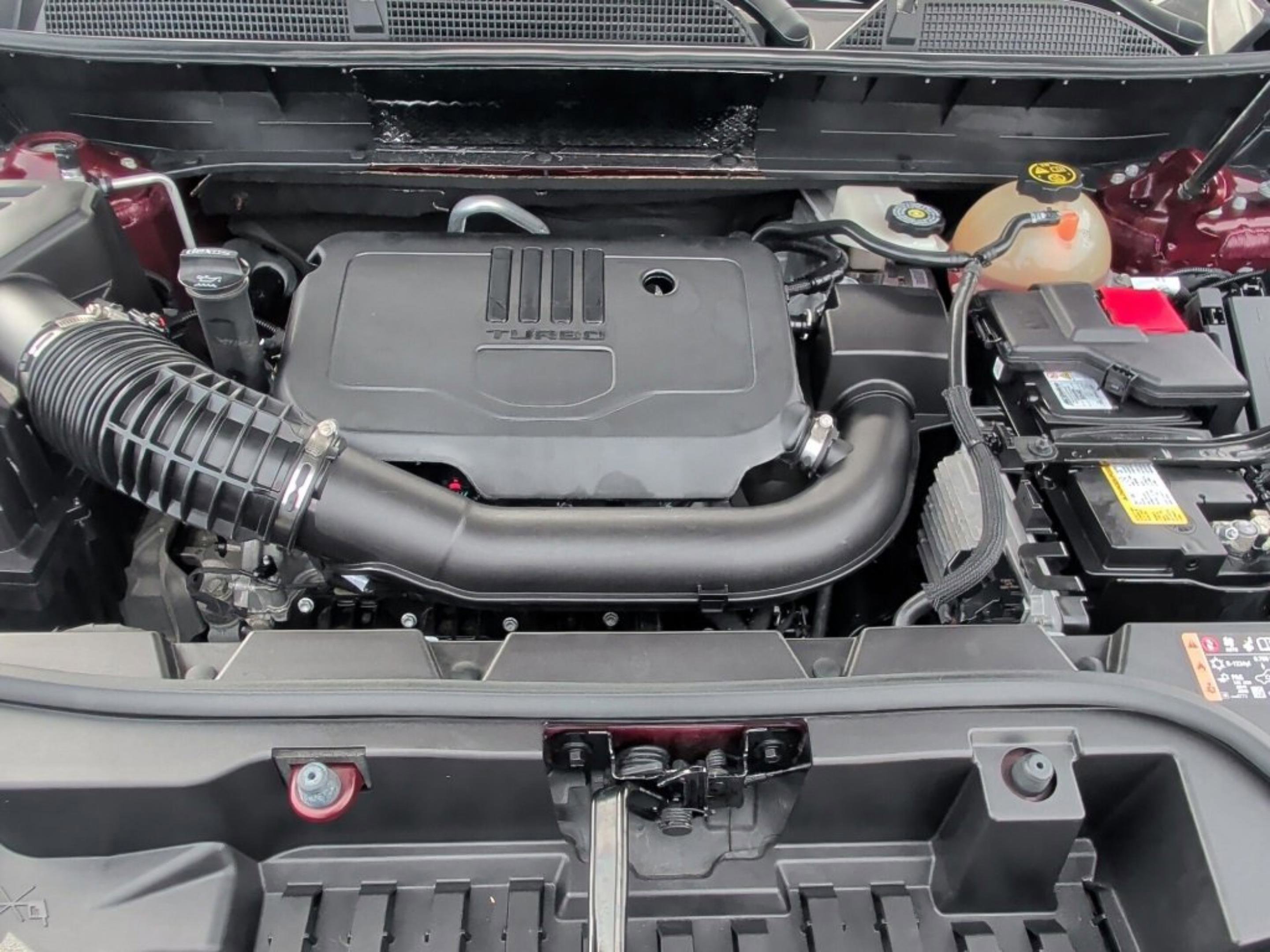 Used 2023 GMC Acadia SLE image 32