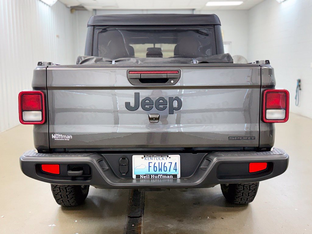 Used 2021 Jeep Gladiator Sport AWD/4WD image 7