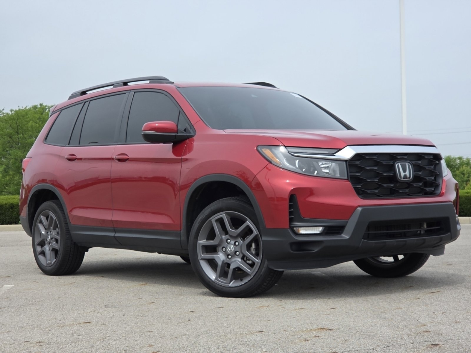 Used 2023 Honda Passport EX-L image 2