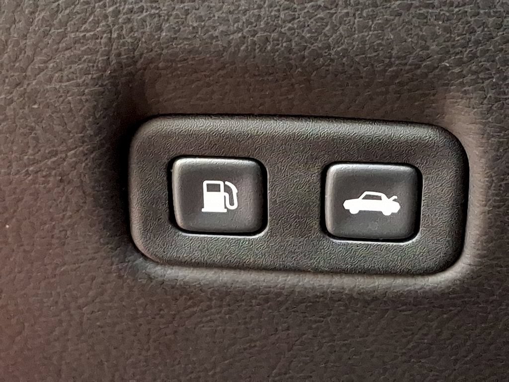 Used 2012 Chevrolet Corvette Grand Sport w/ 3LT Preferred Equipment Group RWD image 22