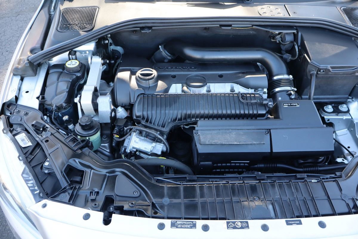 Used 2015 Volvo V60 T5 Platinum image 39