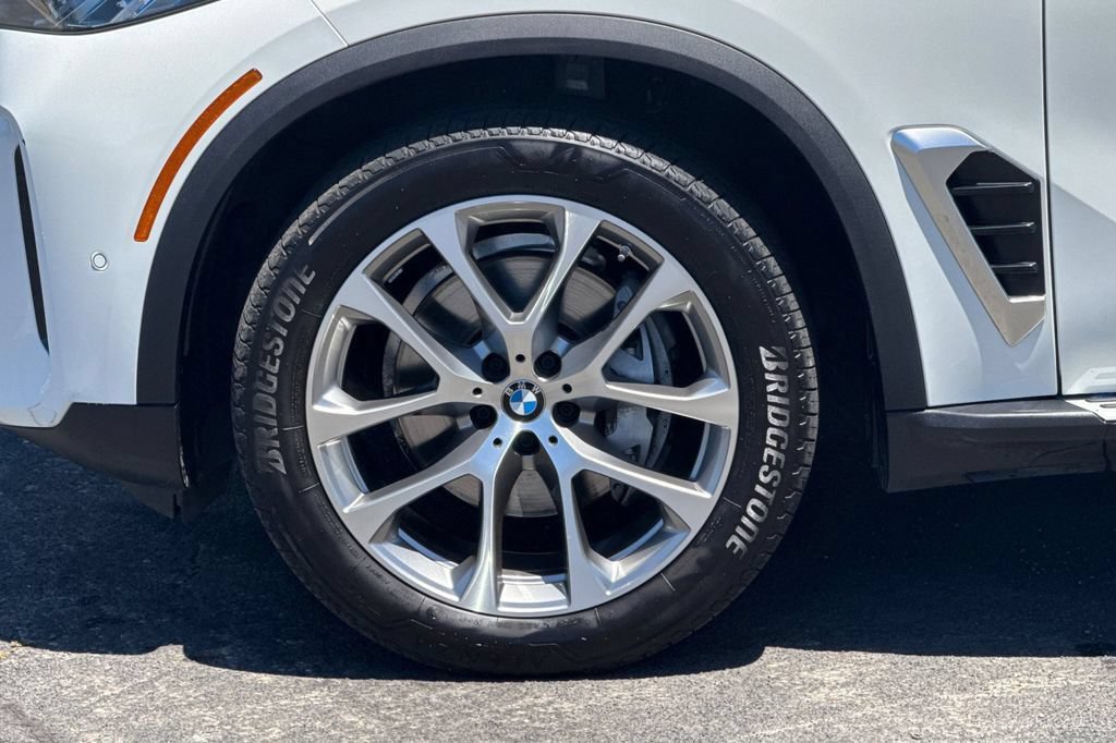 Used 2025 BMW X5 xDrive40i w/ Climate Comfort Package AWD/4WD image 33