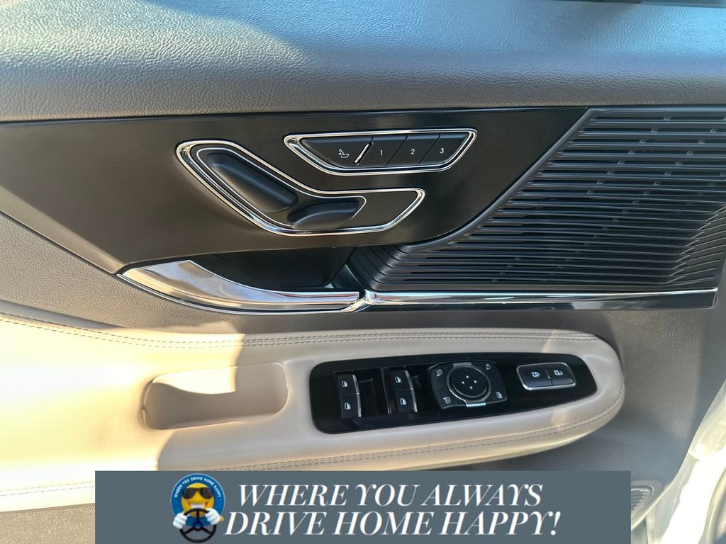 Certified 2022 Lincoln Corsair FWD w/ Equipment Group 101A image 11