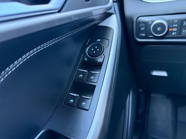 Used 2022 Ford Explorer XLT w/ Equipment Group 202A image 19