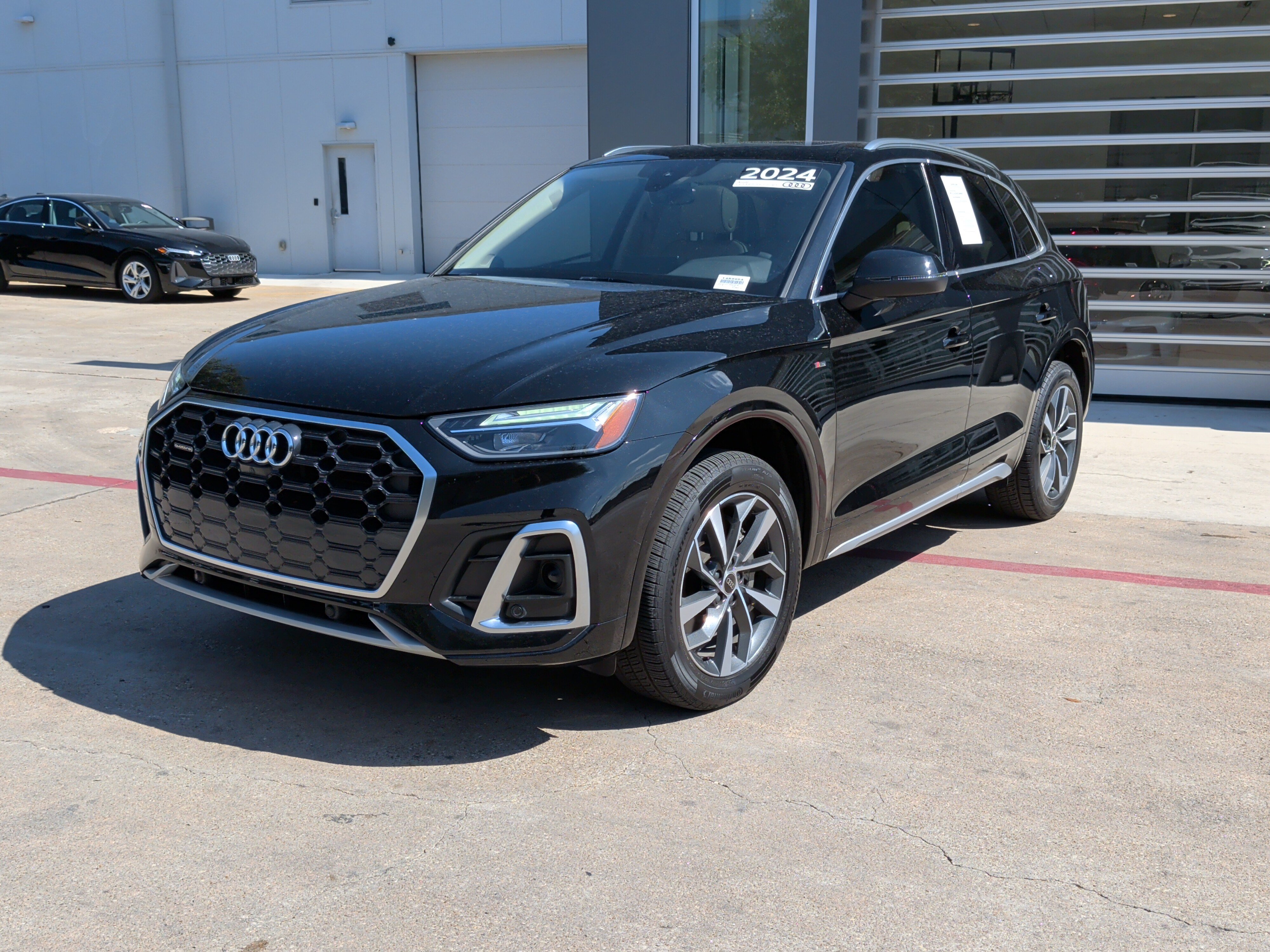 Certified 2024 Audi Q5 2.0T Premium Plus w/ Premium Plus Package AWD/4WD image 5