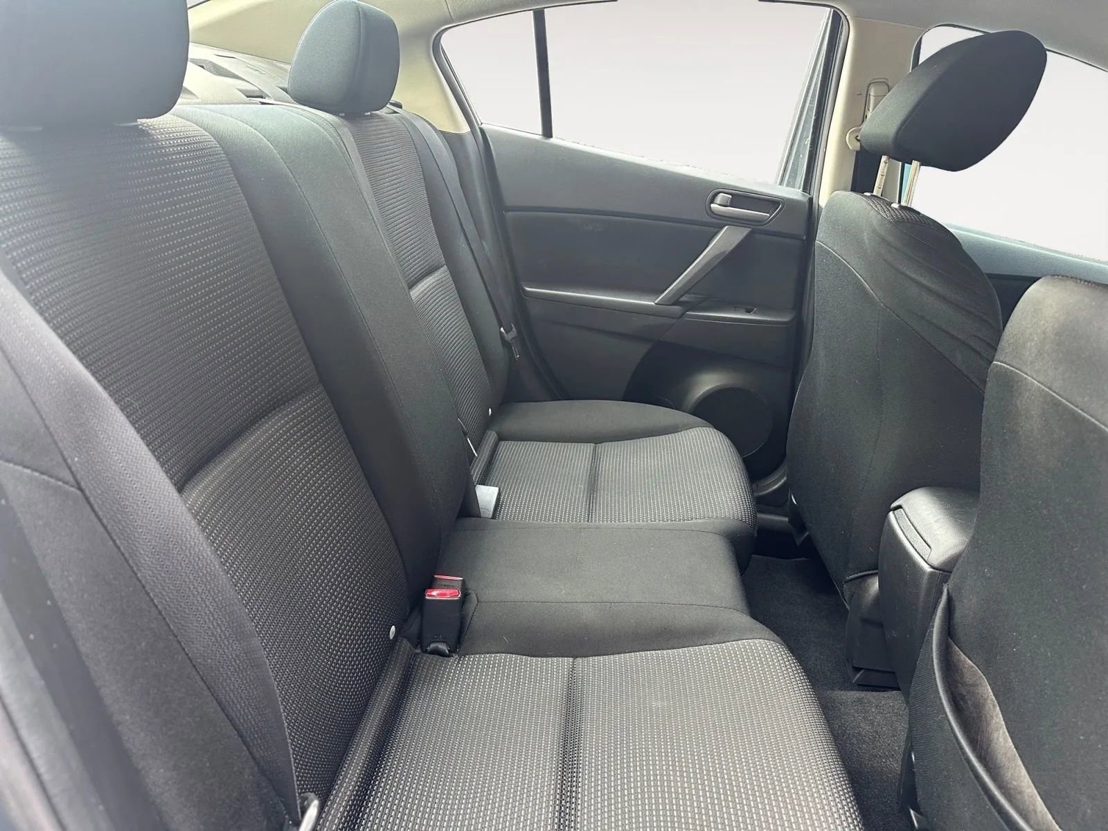 Used 2012 MAZDA MAZDA3 i Sport FWD image 14