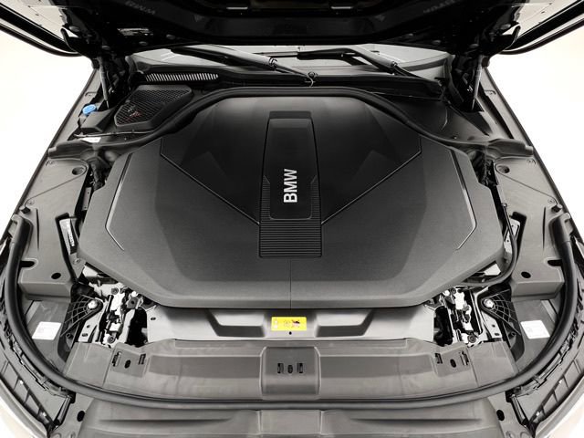 New 2027 BMW i5 xDrive40 AWD/4WD image 14
