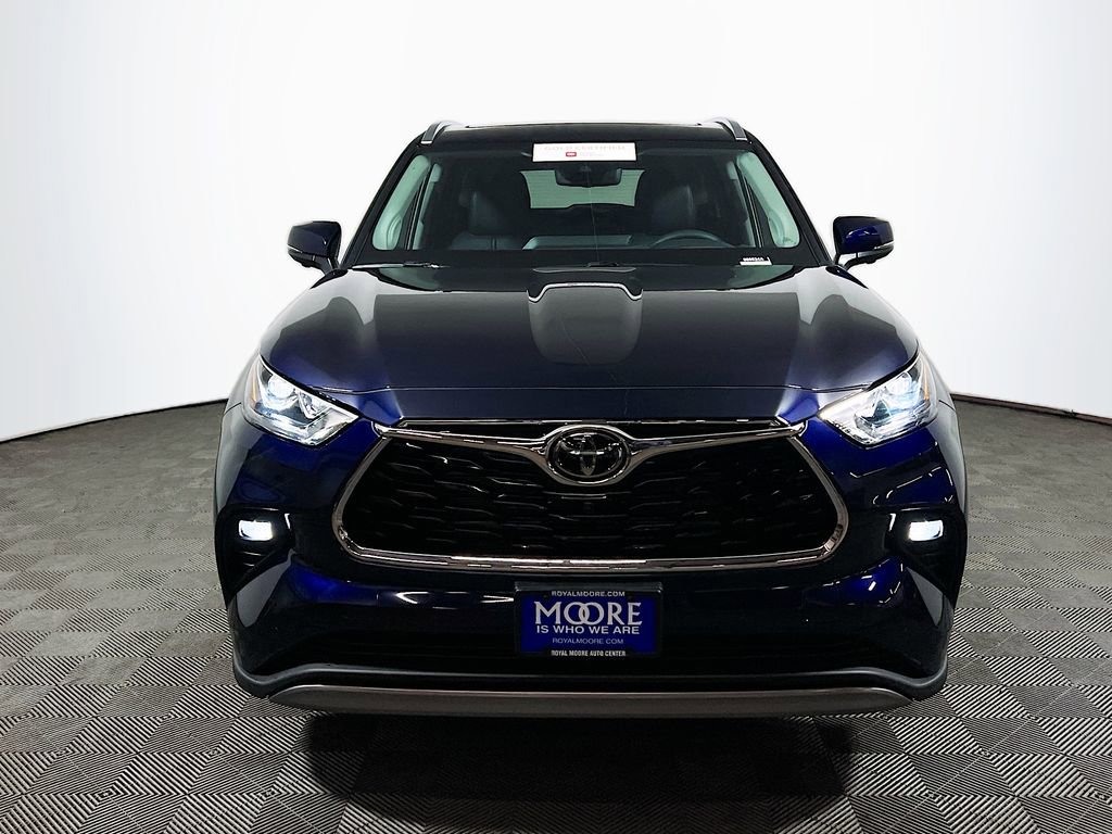 Certified 2026 Toyota Highlander Platinum image 3