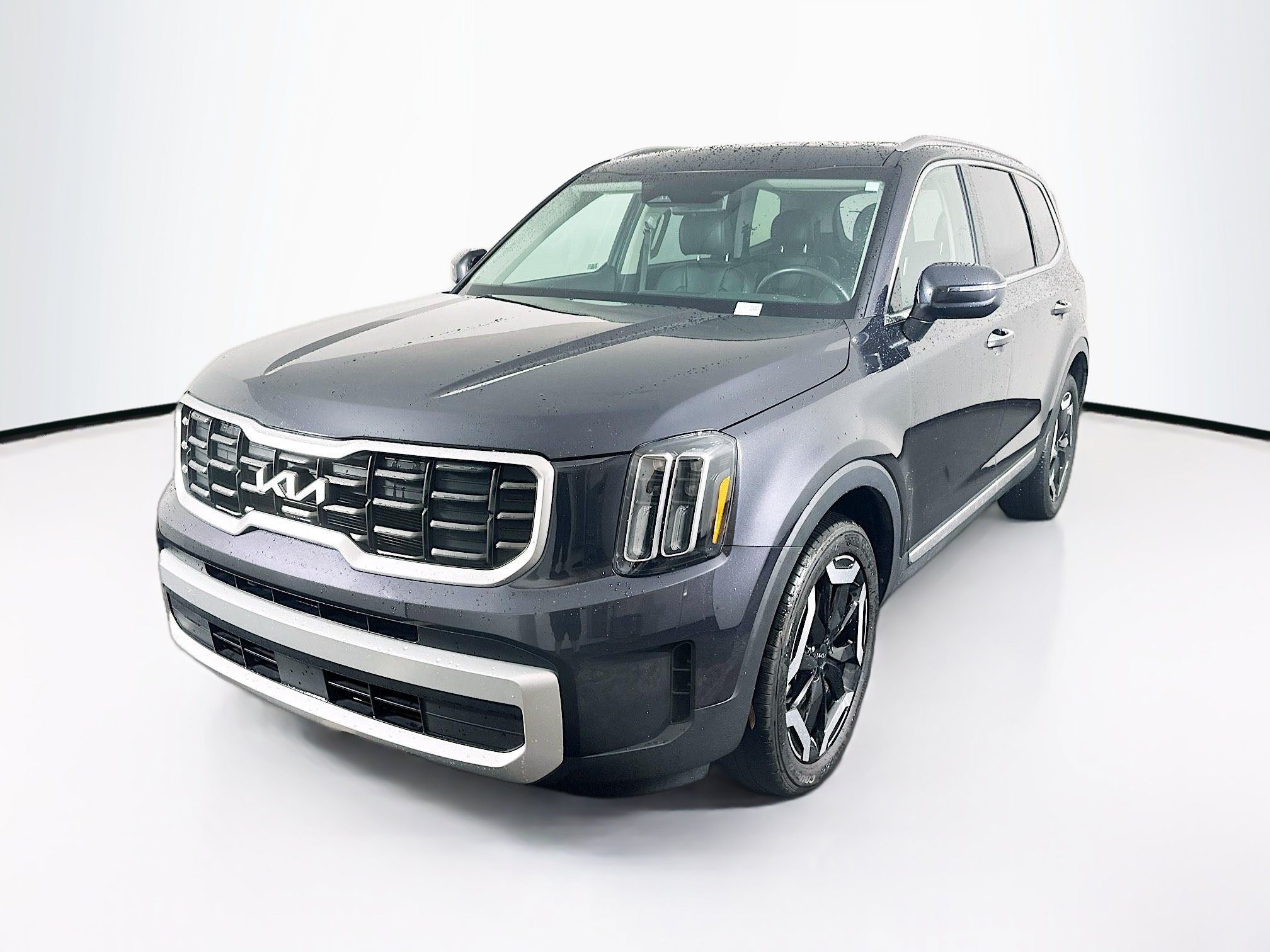 Used 2025 Kia Telluride S FWD image 3