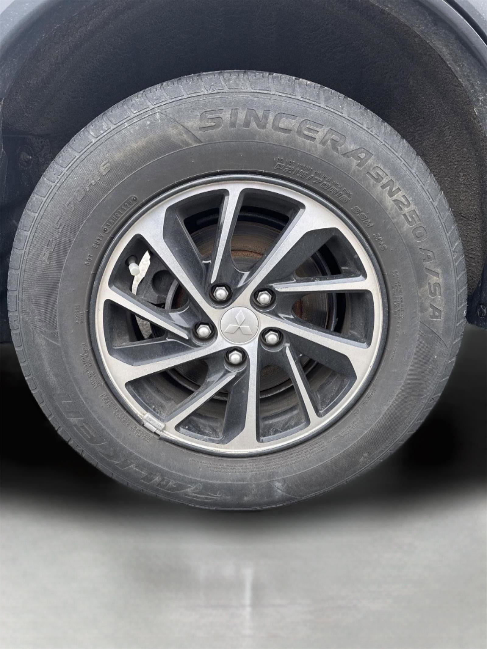 Used 2022 Mitsubishi Eclipse Cross ES image 27