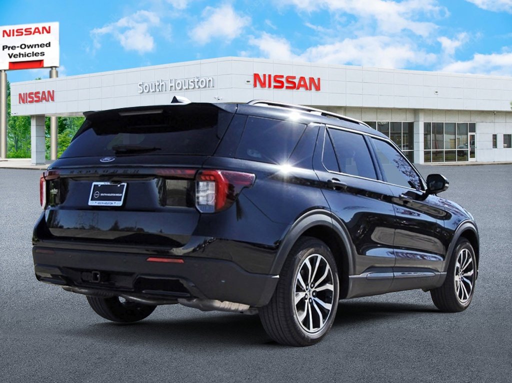 Used 2025 Ford Explorer ST-Line image 4