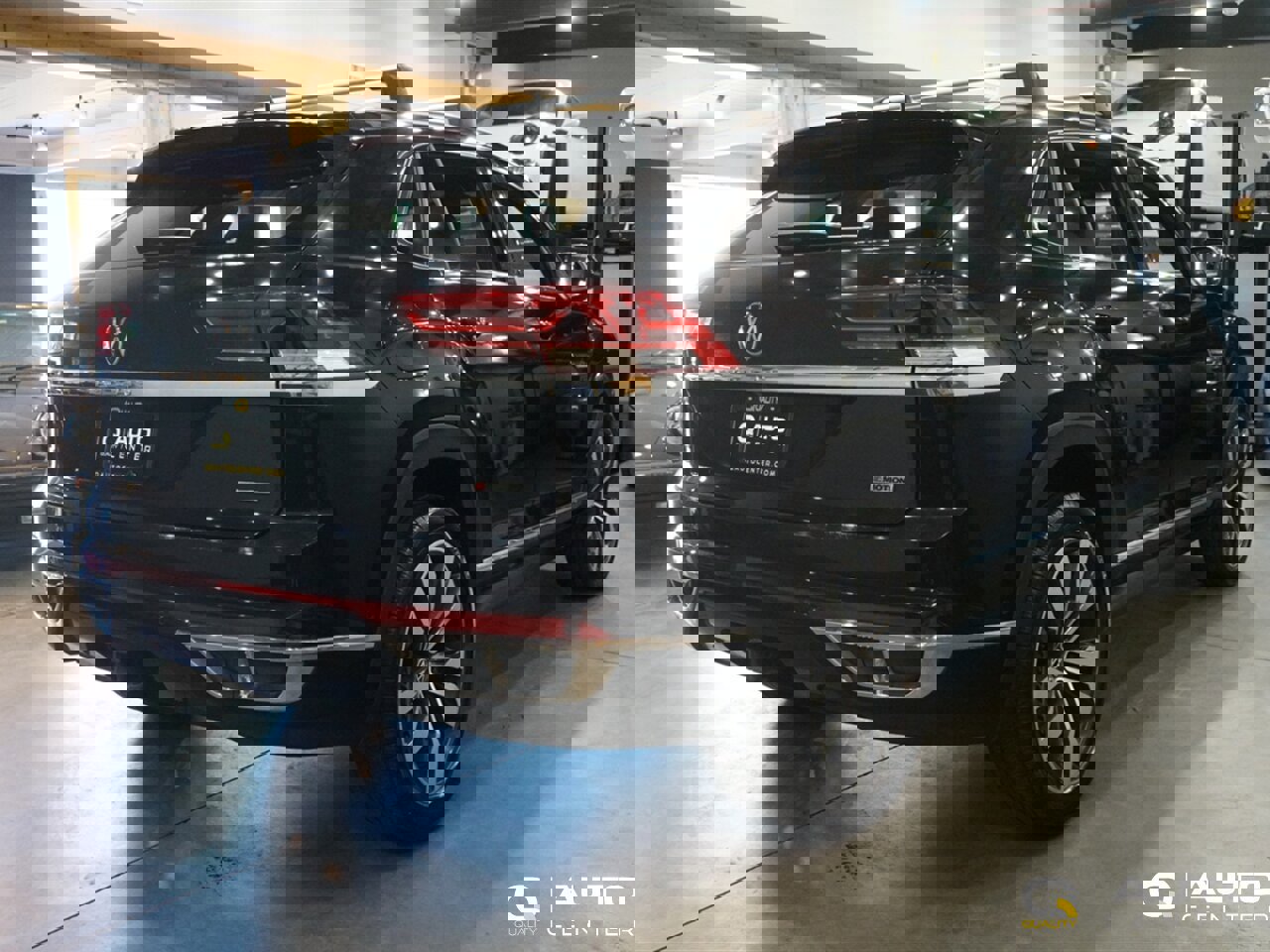 Used 2021 Volkswagen Atlas Cross Sport SEL Premium image 4