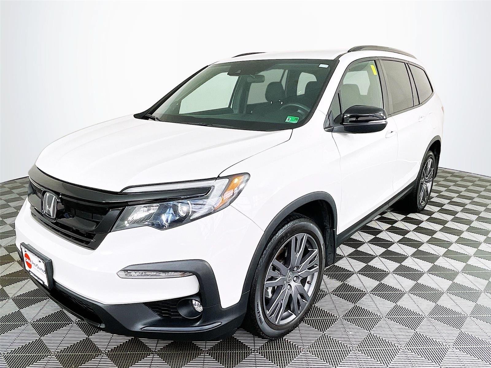 Used 2022 Honda Pilot Sport image 3