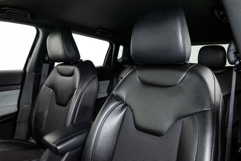 Used 2023 Jeep Compass Latitude image 12