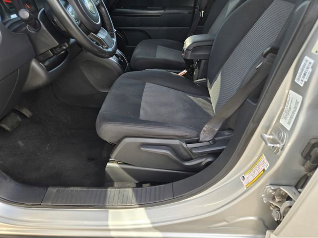 Used 2011 Jeep Compass Latitude AWD/4WD image 19