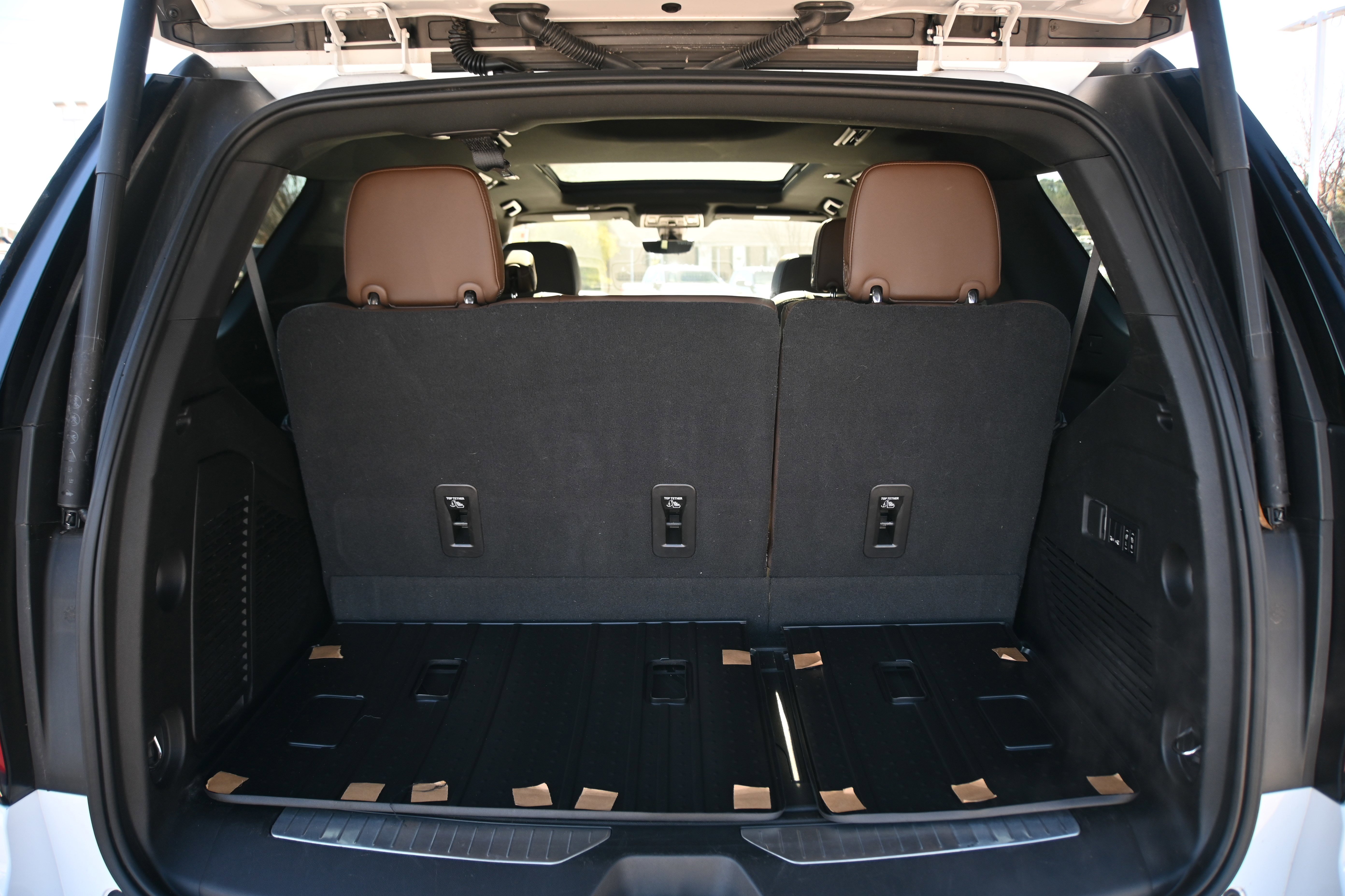 Used 2021 Chevrolet Tahoe High Country w/ Premium Package image 15