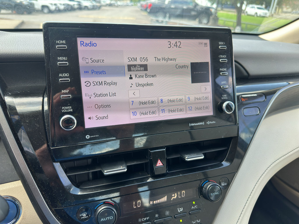 Used 2022 Toyota Camry XLE FWD image 24