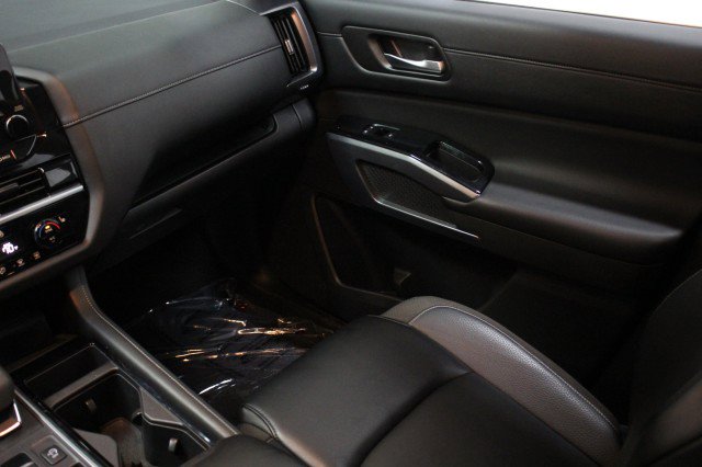 Used 2024 Nissan Pathfinder SL w/ SL Premium Package image 26