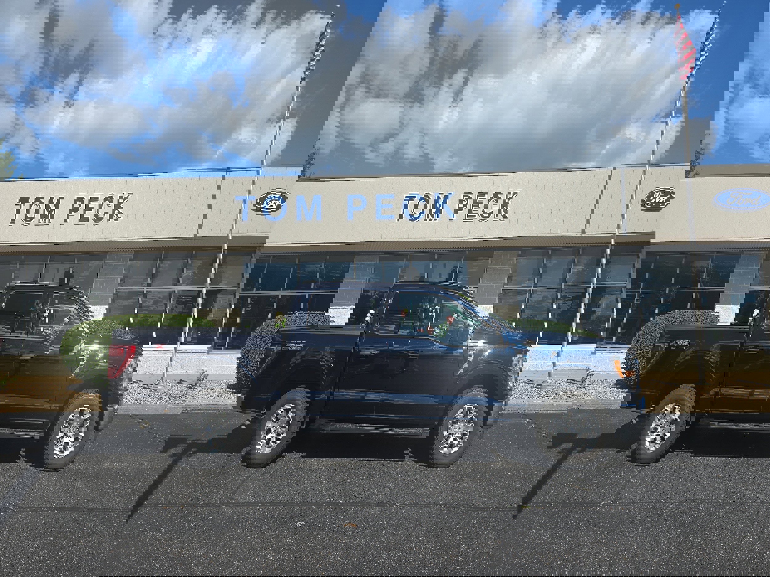 Used 2022 Ford F150 XLT w/ Equipment Group 301A Mid image 6