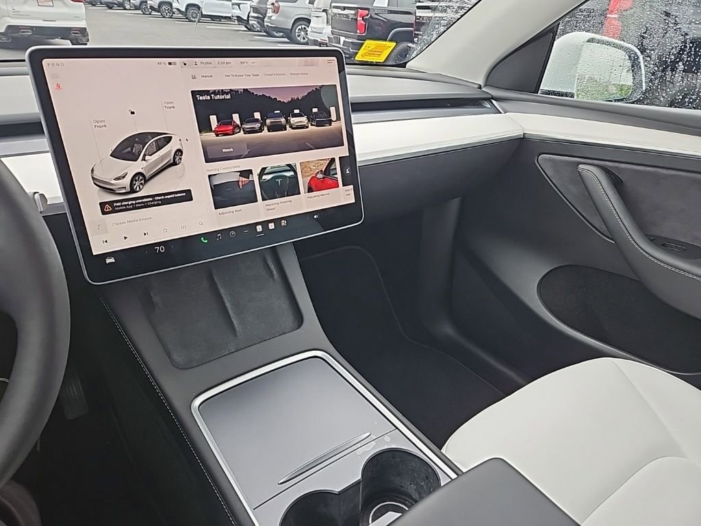 Used 2024 Tesla Model Y Long Range image 17