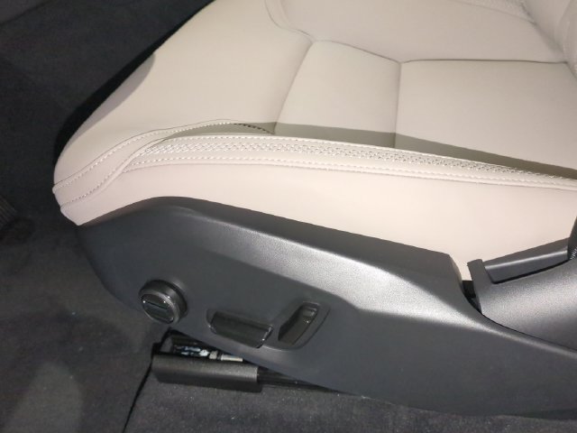 New 2026 Volvo XC90 T8 Plus w/ Protection Package AWD/4WD image 14