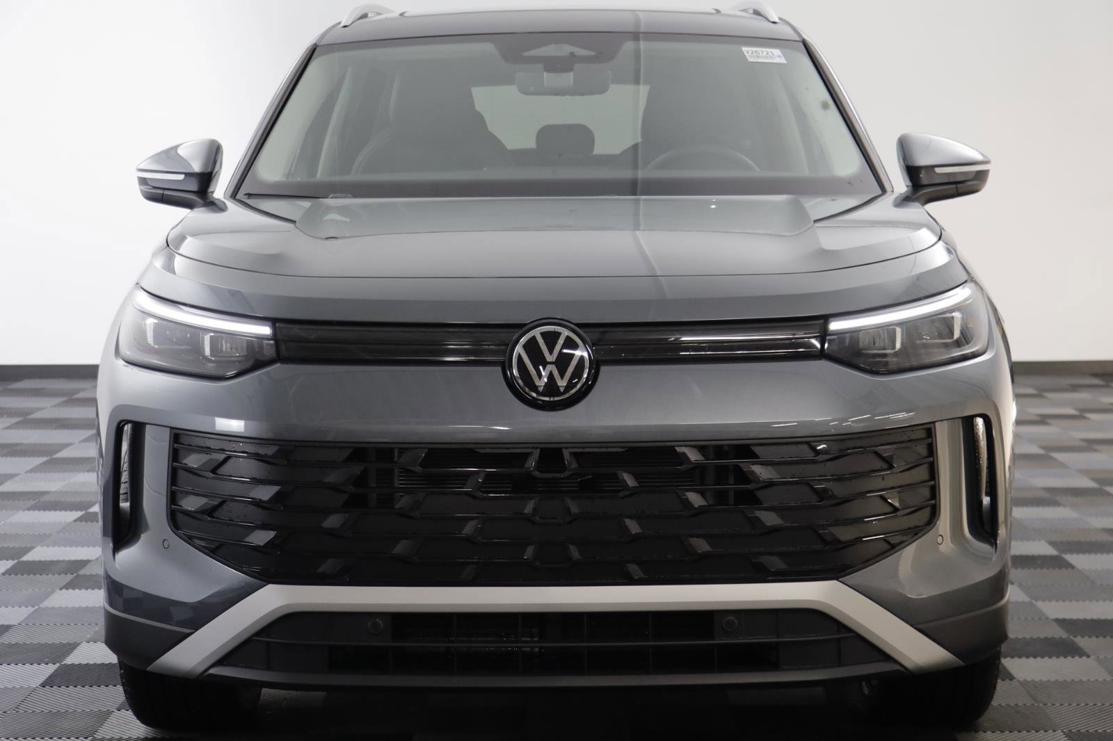 New 2026 Volkswagen Tiguan SE w/ Panoramic Sunroof Package image 21