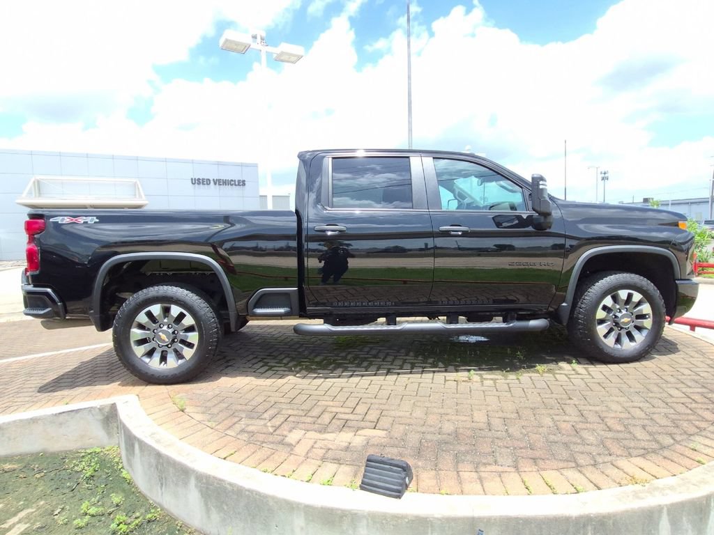 Used 2024 Chevrolet Silverado 2500 Custom w/ Custom Value Package AWD/4WD image 7
