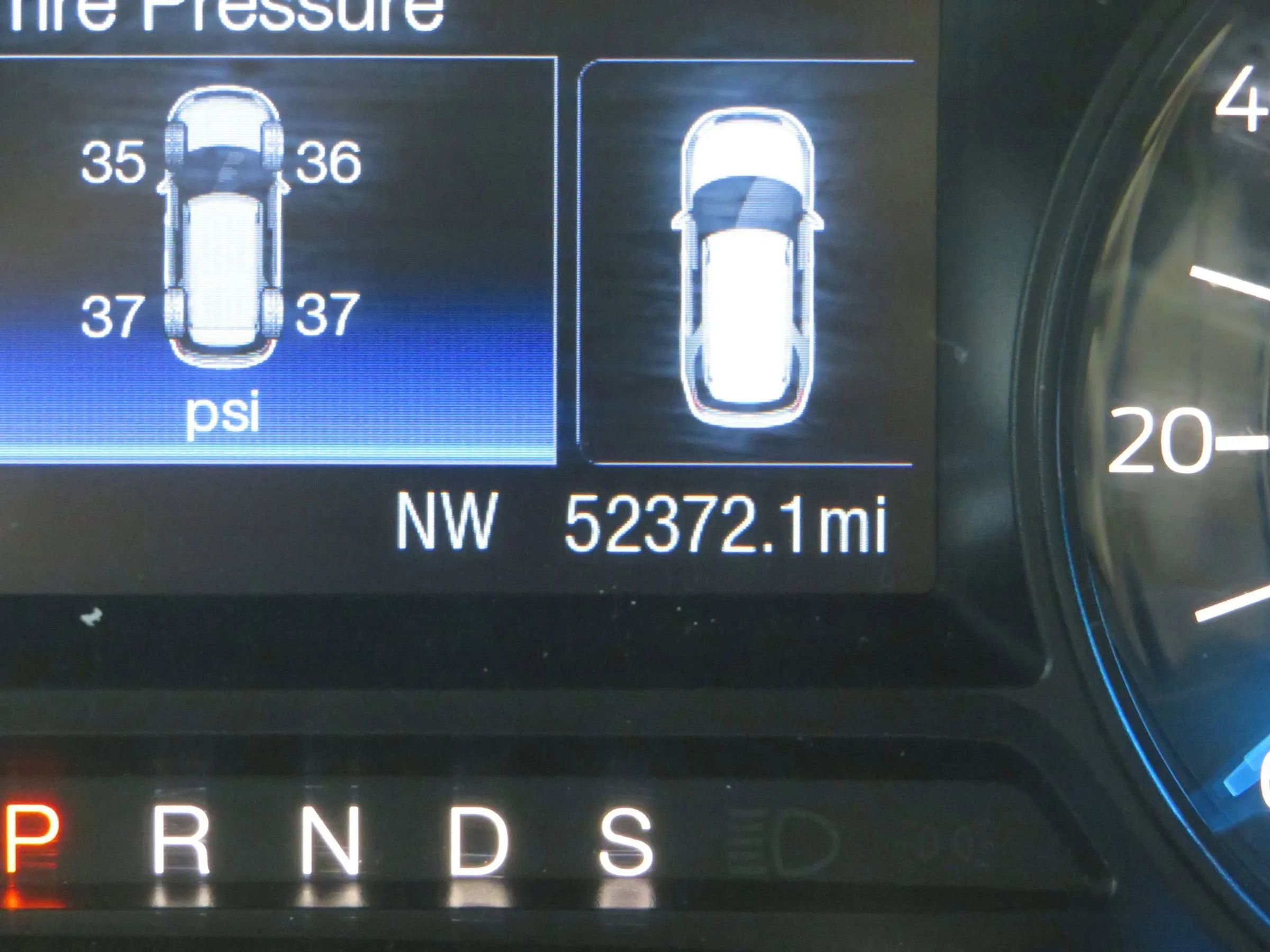 Used 2018 Ford Explorer XLT image 15