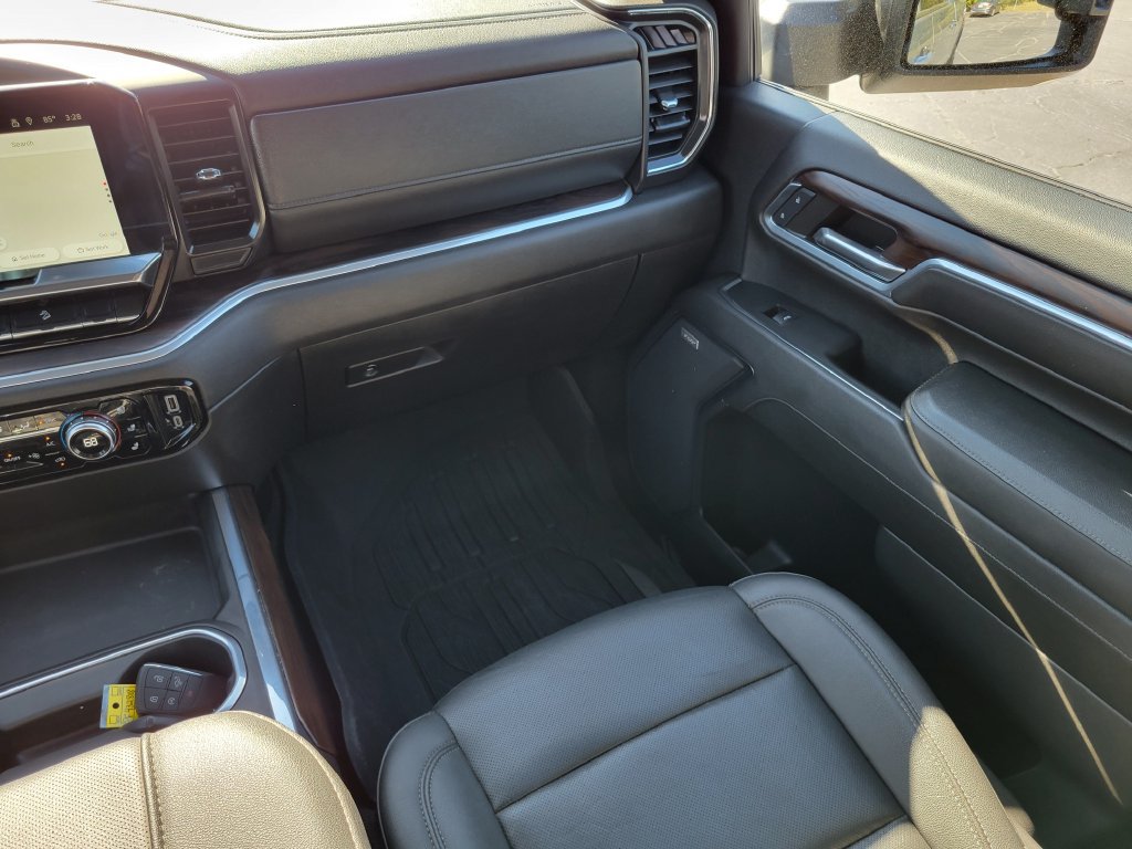 Used 2024 GMC Sierra 2500 SLT w/ SLT Premium Package AWD/4WD image 18