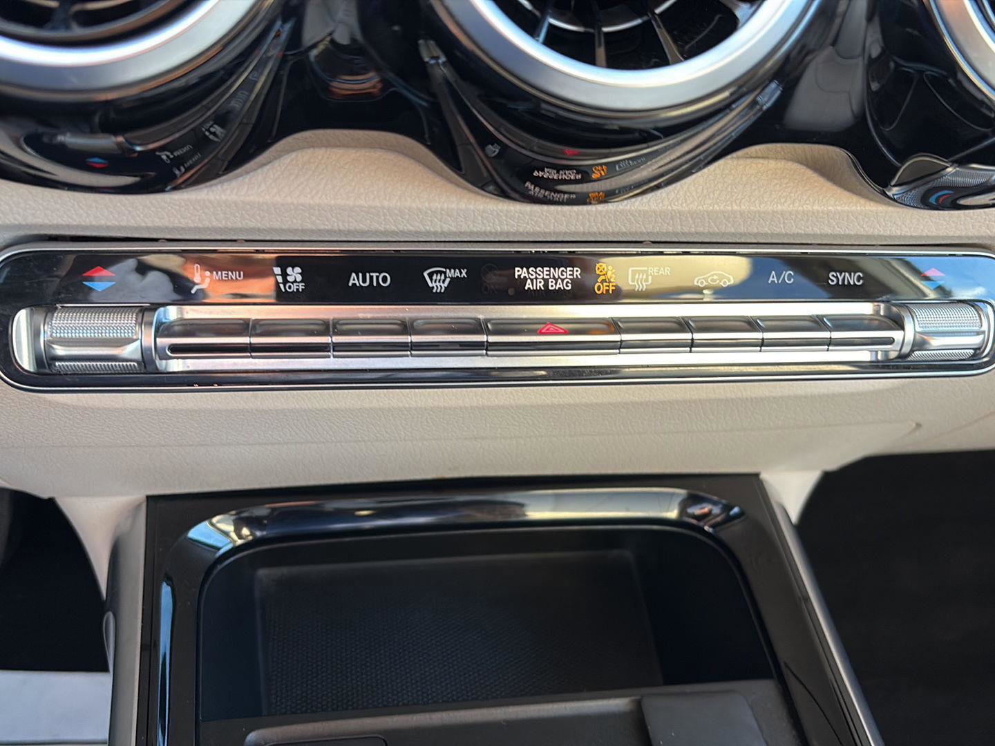 Used 2020 Mercedes-Benz GLB 250 4MATIC image 21